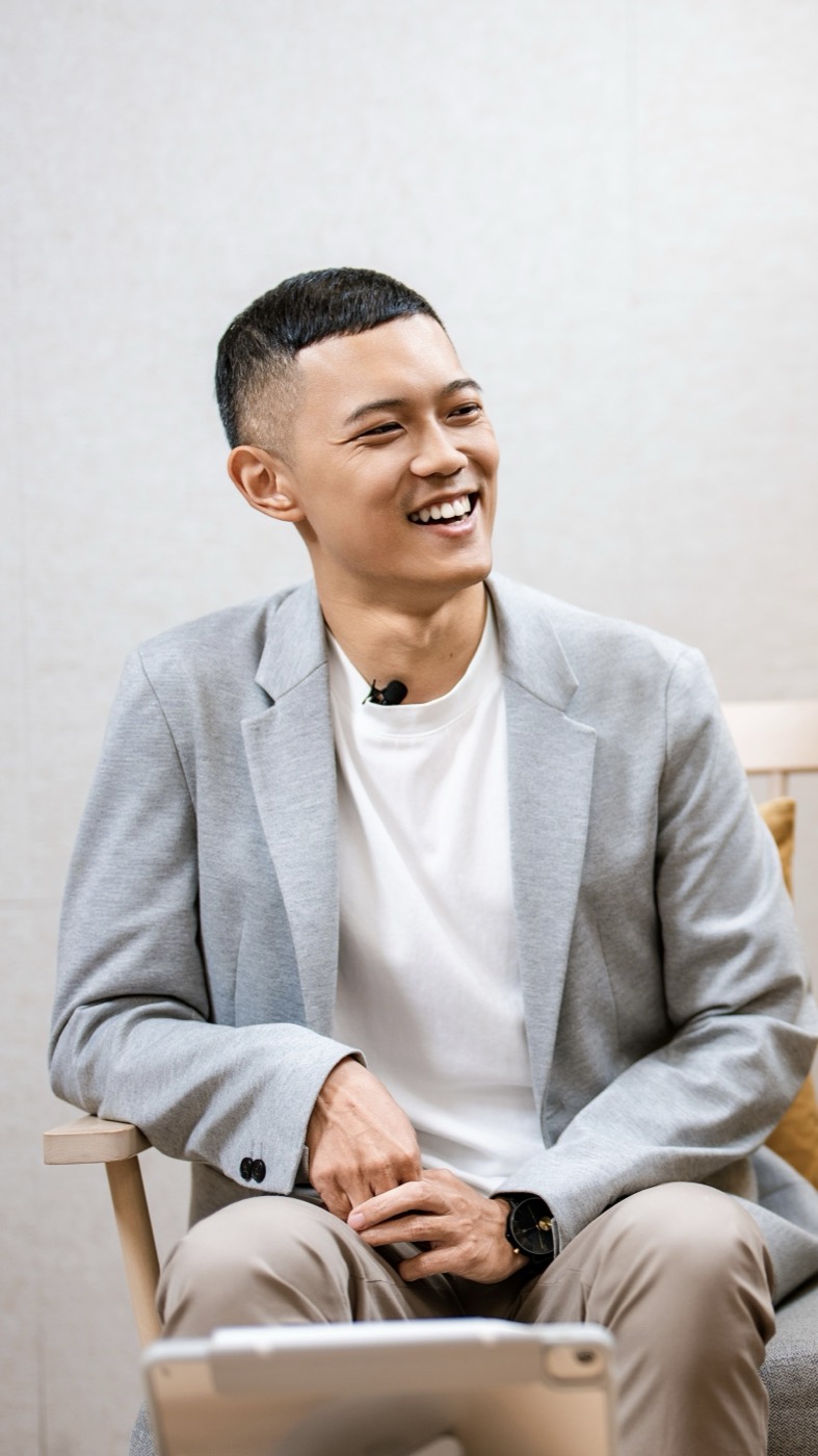 啃 Ken 諮詢現場側拍